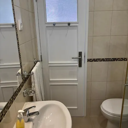 Olinda's One Bedroom In Center ラゴス