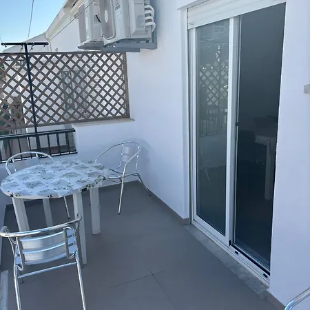 Olinda's One Bedroom In Center