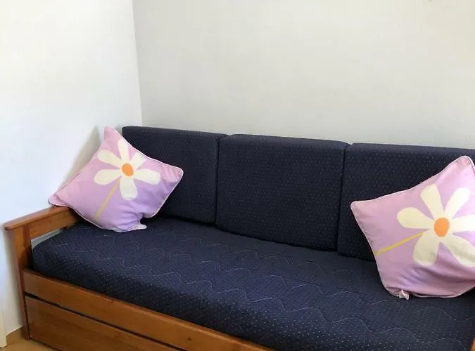 Olinda's One Bedroom In Center *